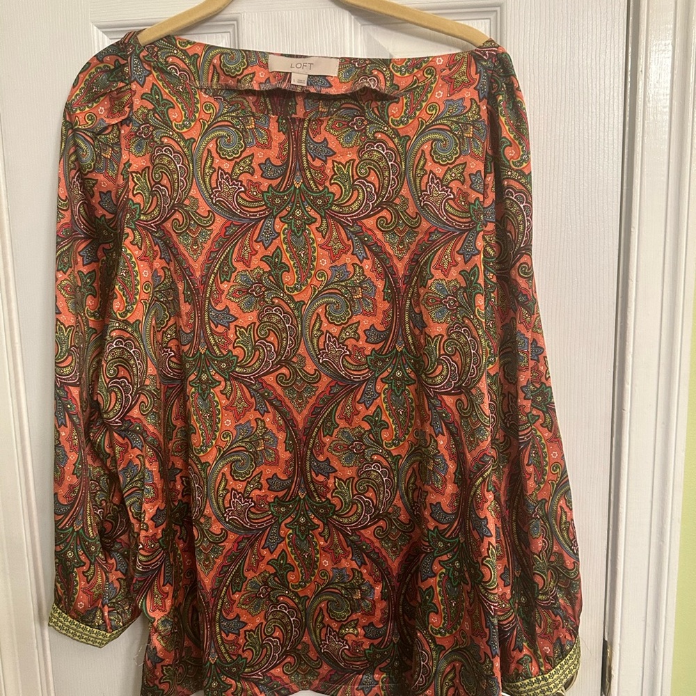 LOFT multi colored with coral/salmon  background Blouse.  Luxurious silky fabric
